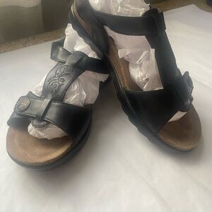 Dansko Sandals Womens 36 Pasha T-Straps Black Leather Comfort Open